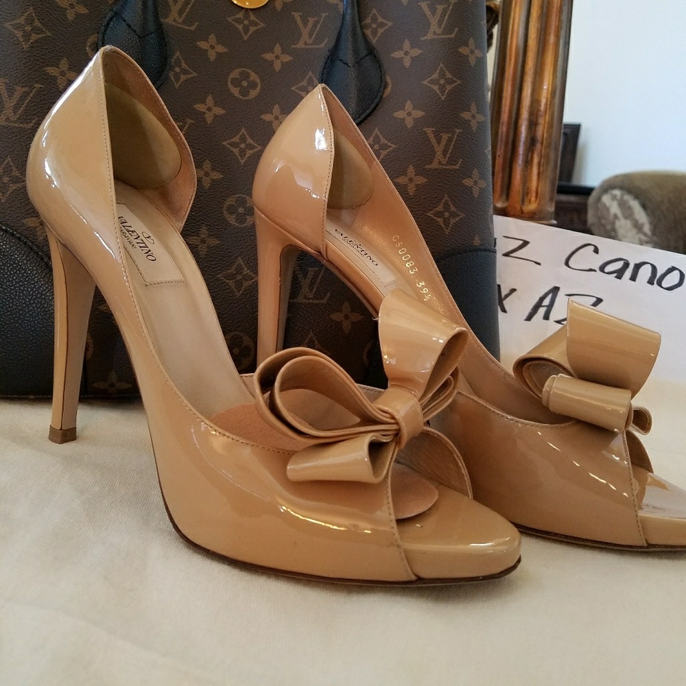 SOLD Valentino size 39 1/2 USA size 8 1/2